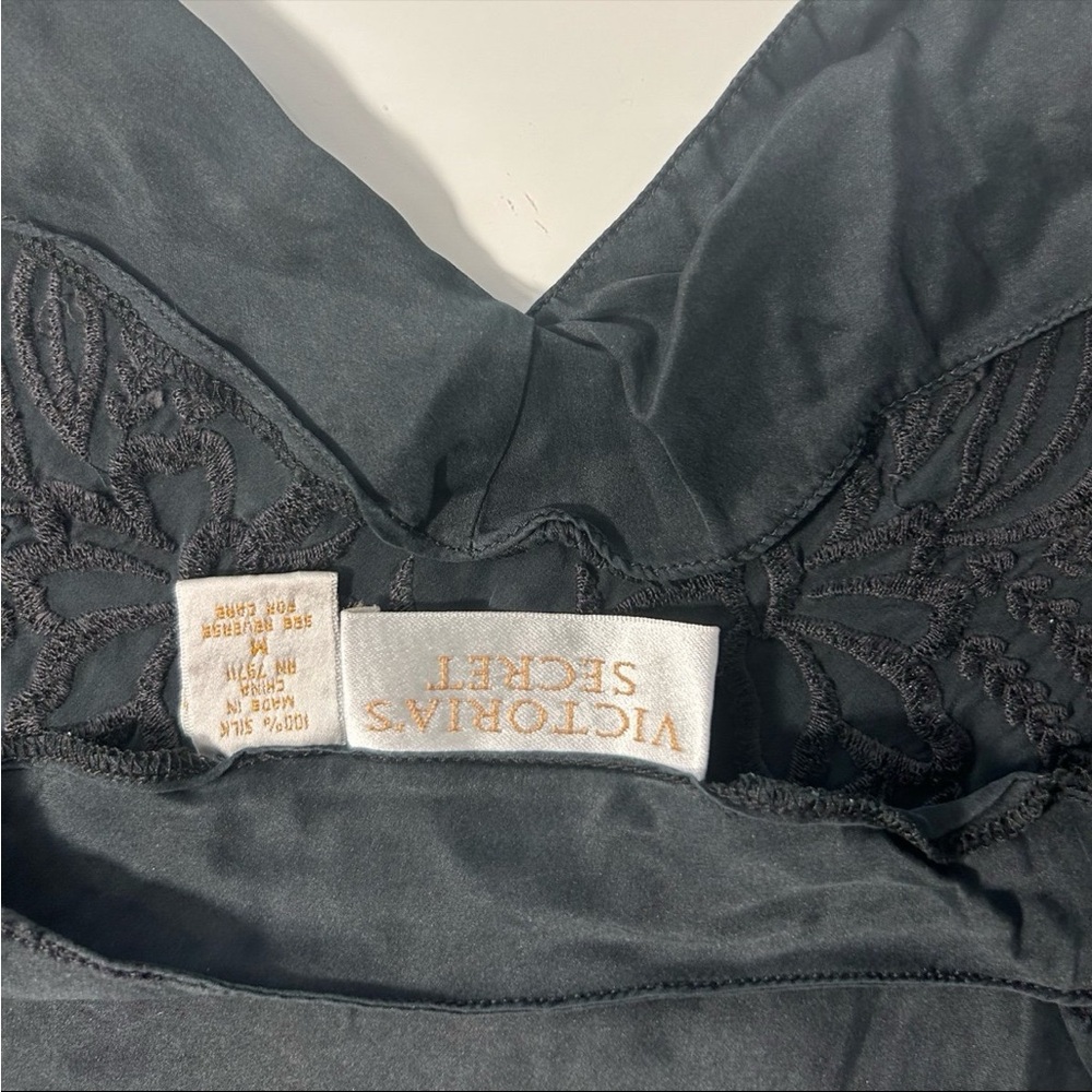 Silk gold tag VS